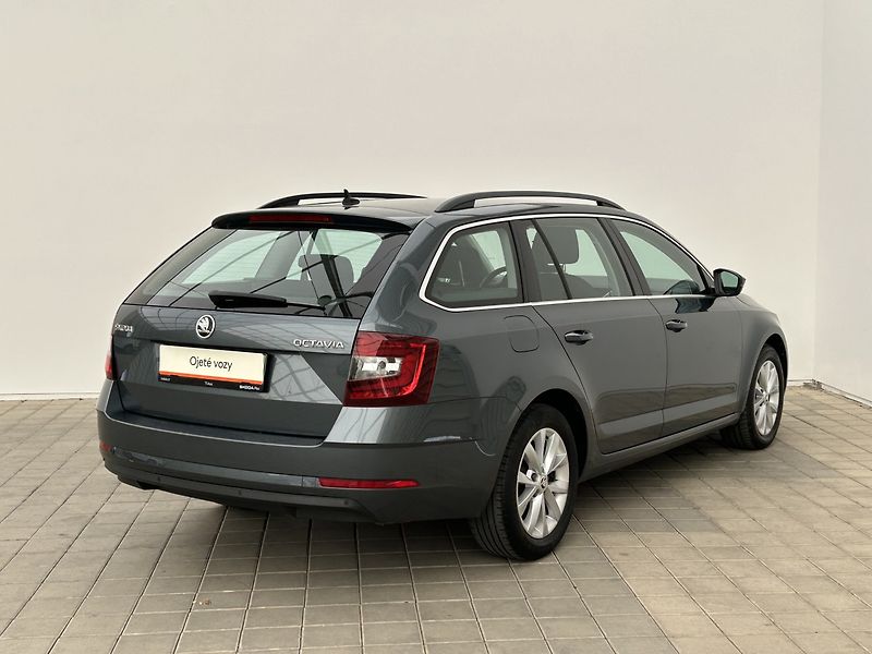 Škoda Octavia 2.0 TDI Style - fotka 2 z 26