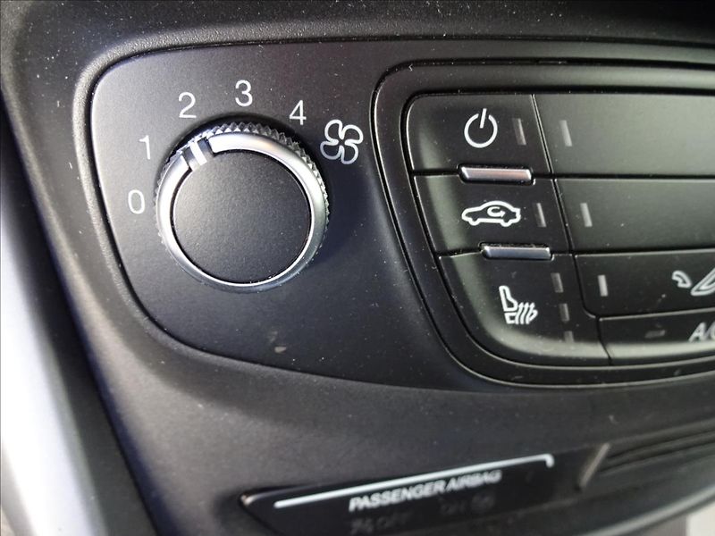 Ford B-MAX 1,0 i 74kW - fotka 33 z 47