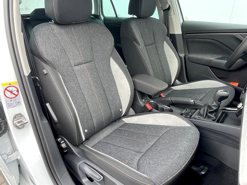 Škoda Kamiq (2026) 1,0 TSI / 85 kW DSG Top Select - fotka 26 z 30