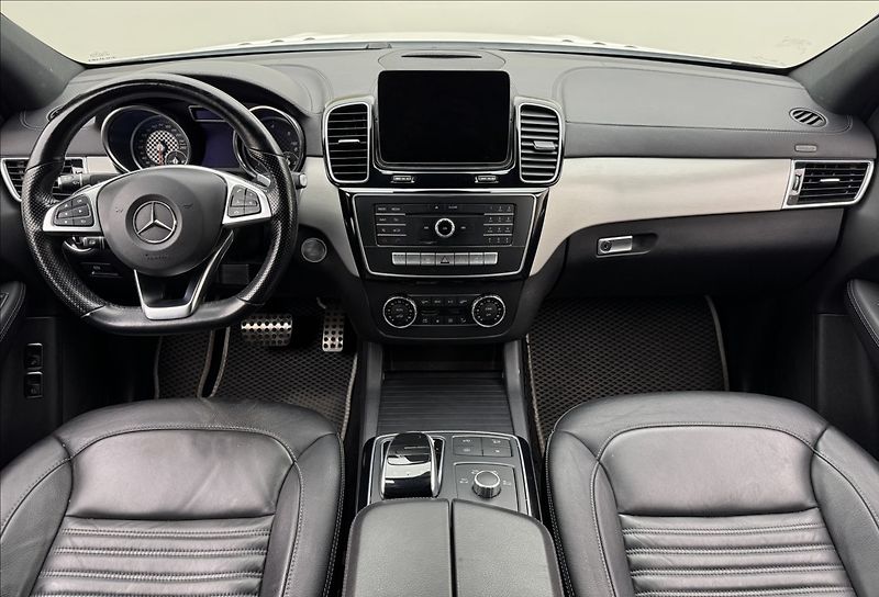 Mercedes-Benz GLE 3,0 AMG 4X4 LED DPH PANO TAŽNÉ - fotka 7 z 46