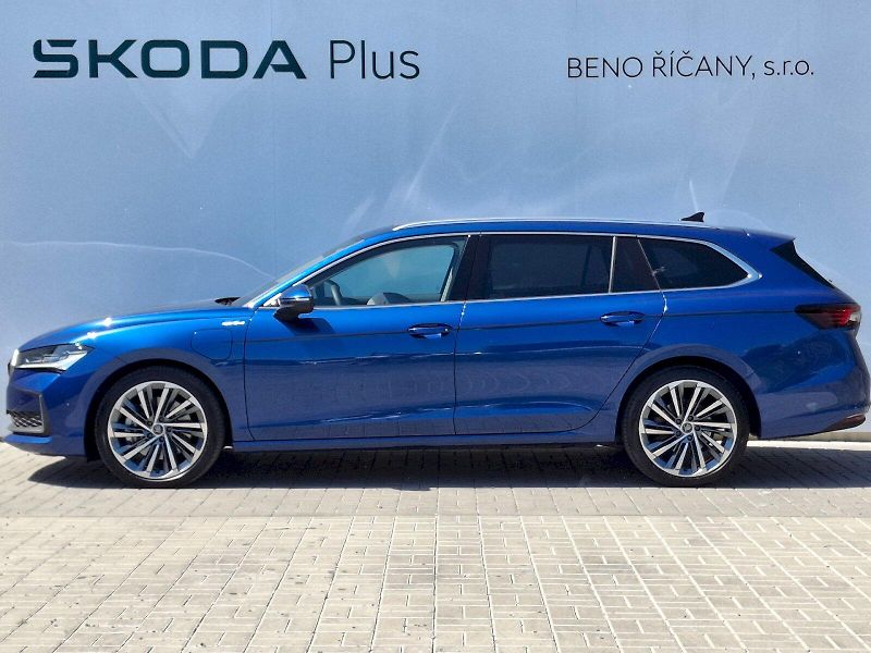 Škoda Superb (2025) Combi iV L&K DSG 1,5TSi 150kW - fotka 3 z 35