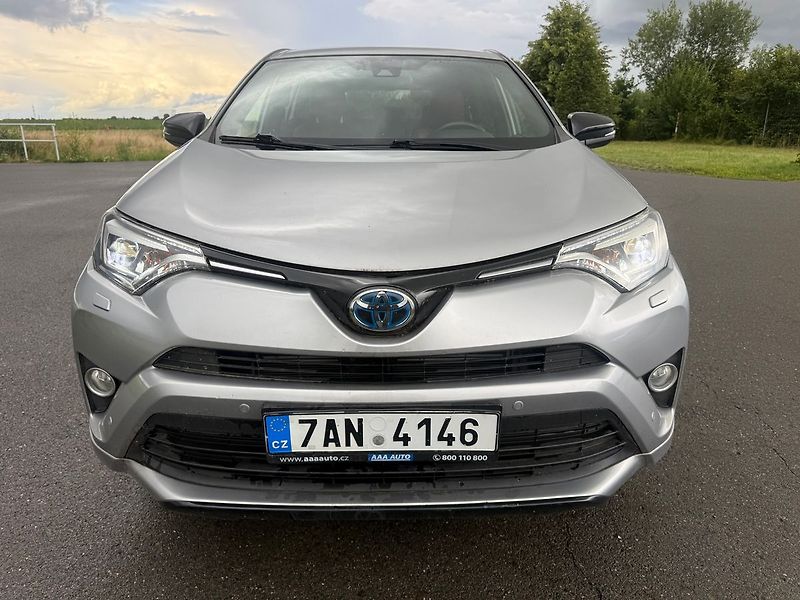 Toyota RAV4 Hybrid EXECUTIVE - fotka 8 z 16