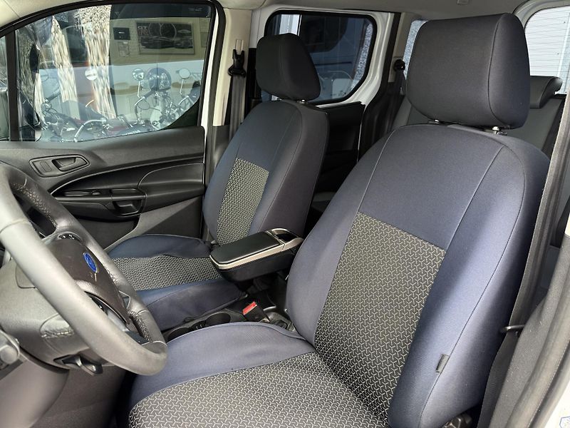 Ford Transit Connect 1,6 TDCi 5 míst REZERVACE - fotka 16 z 32