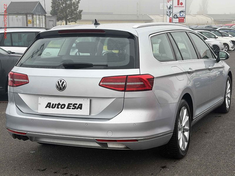 Volkswagen Passat (2016) 2.0TDi, DSG, bixen, navi - fotka 4 z 18