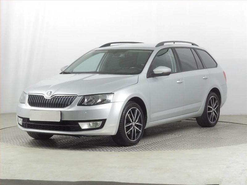 Škoda Octavia (2014) Ambition 2.0 TDI, Navi - fotka 2 z 17