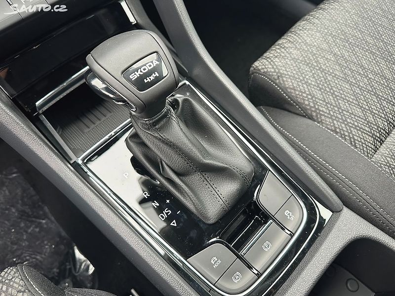 Škoda Karoq (2026) TOP SELECTION 4x4 DSG - fotka 13 z 14