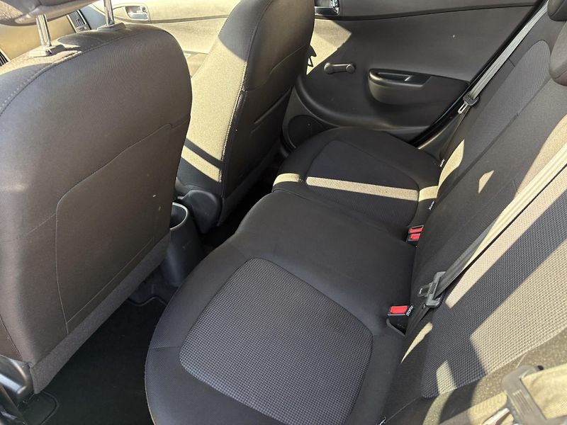 Hyundai i20 1.25 i 63kW Family - fotka 11 z 19