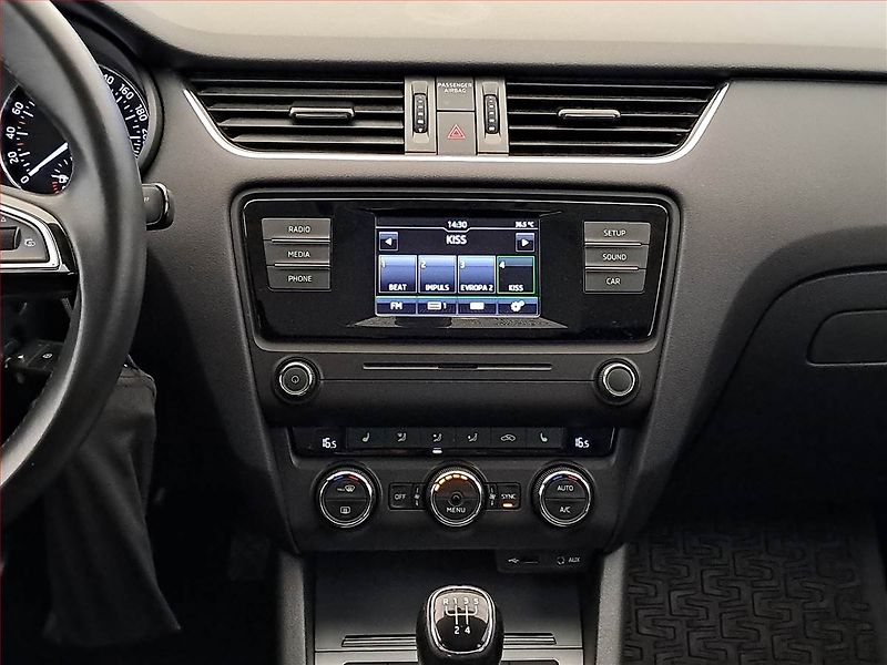 Škoda Octavia (2015) 1.6 TDI, Serv.kniha, Tempomat - fotka 12 z 18