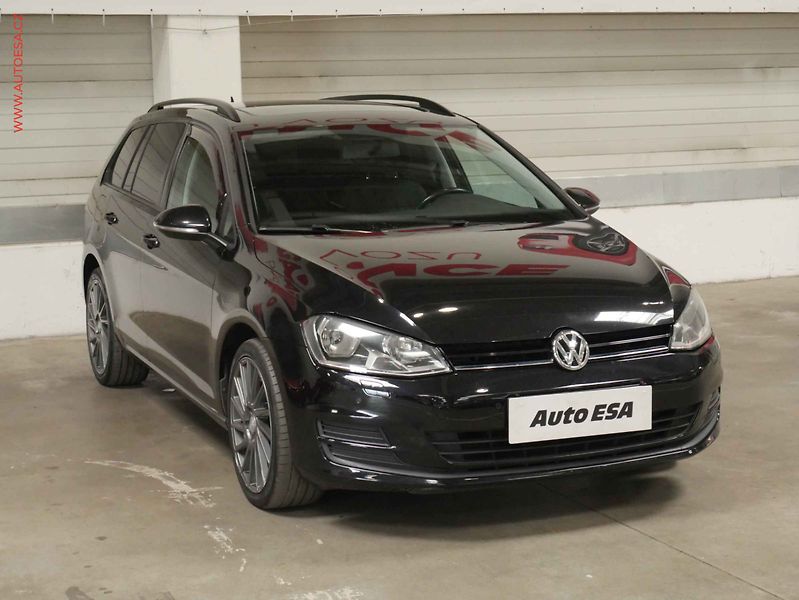 Volkswagen Golf (2015) 1.6TDi, Navi, panor - fotka 1 z 19