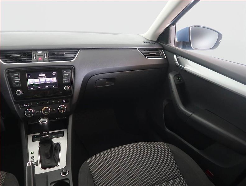 Škoda Octavia (2013) 1.6 TDI, Automat, Serv.kniha - fotka 8 z 15