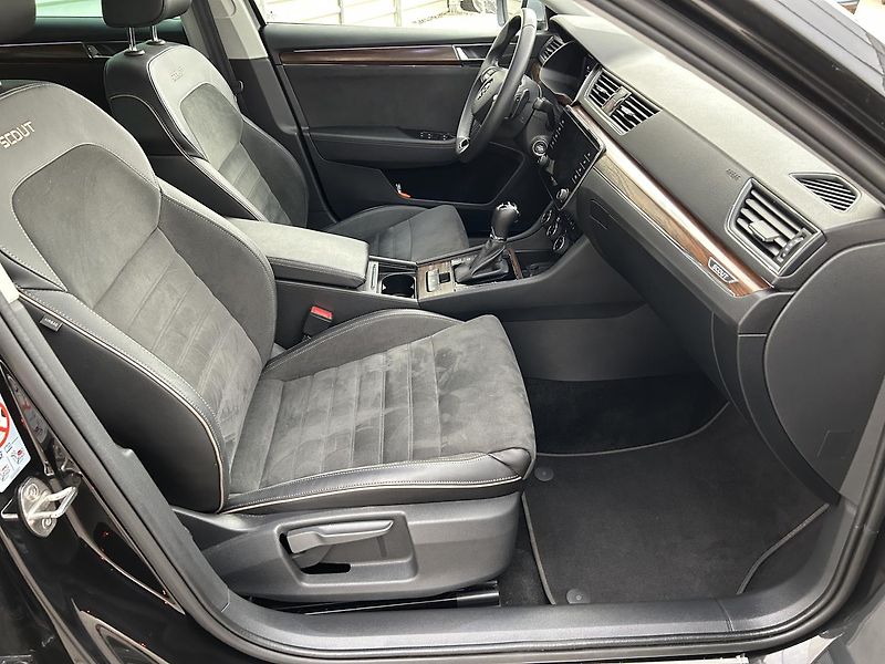 Škoda Superb 2.0 TDI 4x4 Scout - fotka 26 z 31
