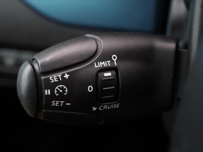 Peugeot Traveller 2,0 BlueHDi 110kW Aut.klima CZ - fotka 22 z 35
