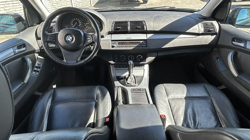 BMW X5 (2005) 3,0 D 4x4 - fotka 7 z 15