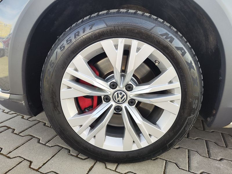 Volkswagen Passat 2.0 Bi-TDI/176kW Alltrack DSG - fotka 32 z 32