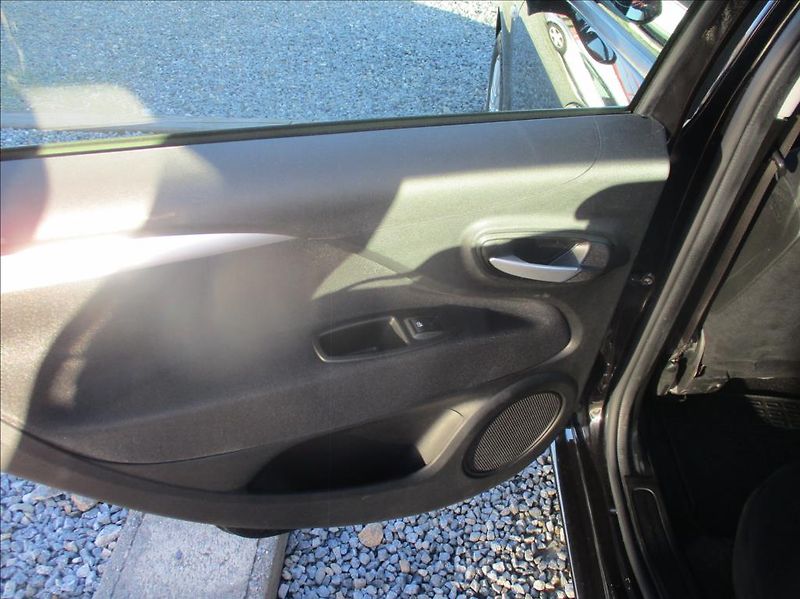 Fiat Punto 1,2 i, aut.klima,servis,1.maj, - fotka 12 z 33