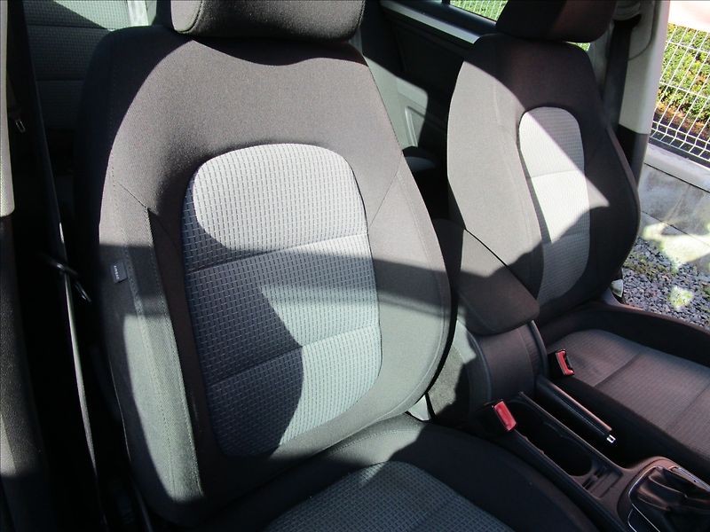 Škoda Superb Combi 2.0TDi Ambi, aut. Klima - fotka 17 z 40