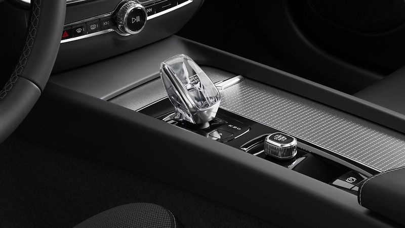 Volvo V60 (2026) B4 AUT DARK PLUS - fotka 10 z 10