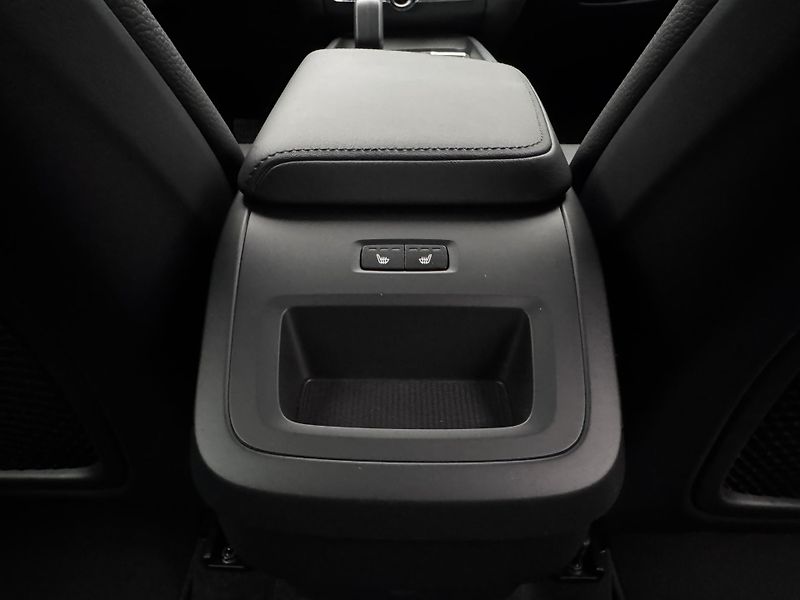Volvo XC60 B5 AWD PLUS DARK CZ 1.maj - fotka 28 z 50