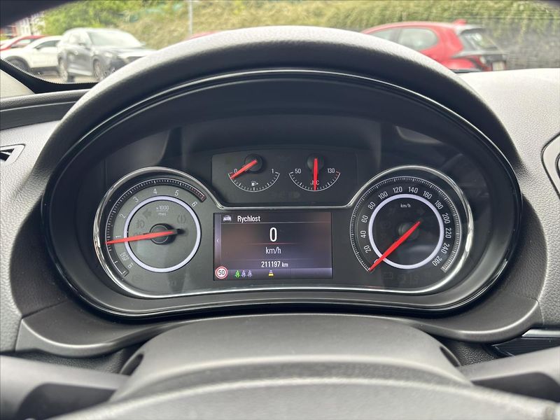 Opel Insignia 2,0 CDTi 125kW 4x4 NAVI KAMERA - fotka 44 z 44