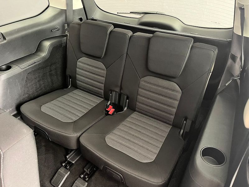 Ford Galaxy 2.5 HEV TITANIUM 7 míst - fotka 31 z 62