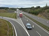 Mobilní zábrany už několik týdnů zpomalují řidiče na D3.