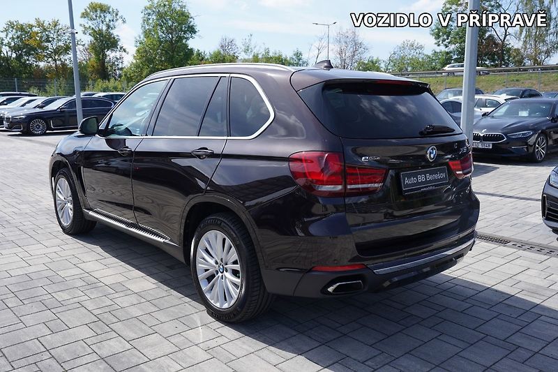 BMW X5 xDrive 40e 250kW Panorama - fotka 2 z 13