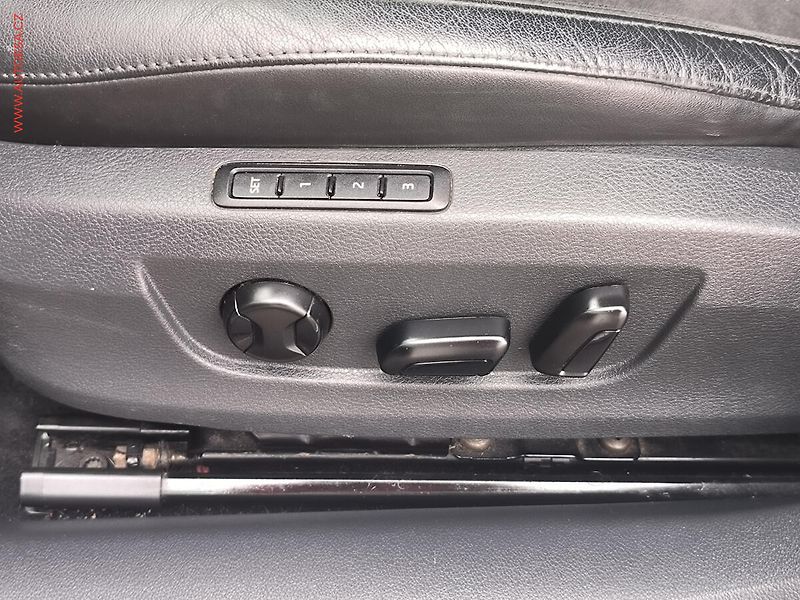Škoda Superb (2015) 2.0 TDi, Style, DSG, bixen - fotka 11 z 25