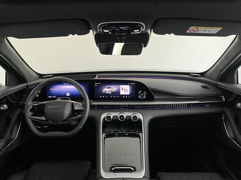 Omoda 9 PHEV (2026) PREMIUM - fotka 31 z 34