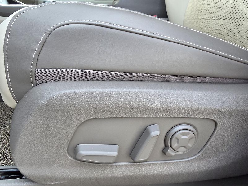 Kia Carnival (2024) 1.6-HEV-AUTOMAT-6+3MÍSTA - fotka 14 z 34