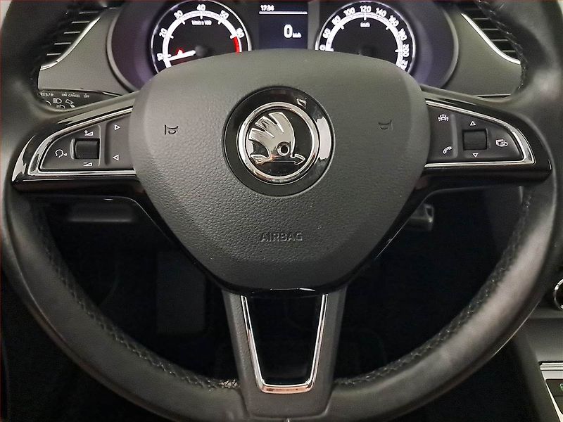 Škoda Octavia (2018) Ambition 1.4 TSI, Tempomat - fotka 17 z 23