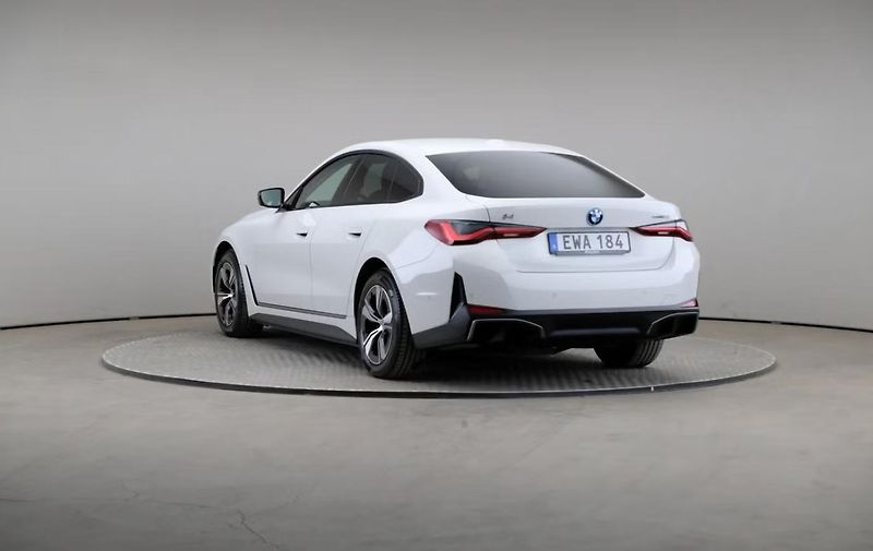 BMW i4 eDrive40 GC Kamera Auto. Park. - fotka 2 z 23