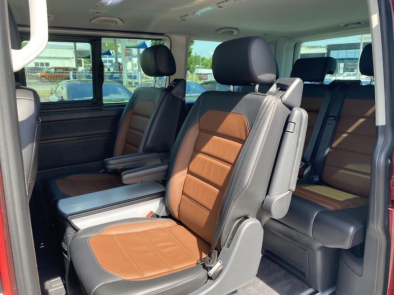 Volkswagen Multivan 4MOTION DSG HIGHLINE - fotka 15 z 27