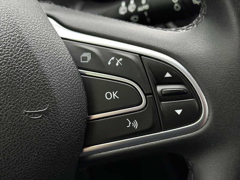 Renault Kadjar 1.3TCe 7AT EDC 140PS Tempomat - fotka 19 z 45