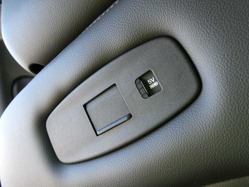 Land Rover Discovery 5 3,0 Gemini D350 - fotka 18 z 44