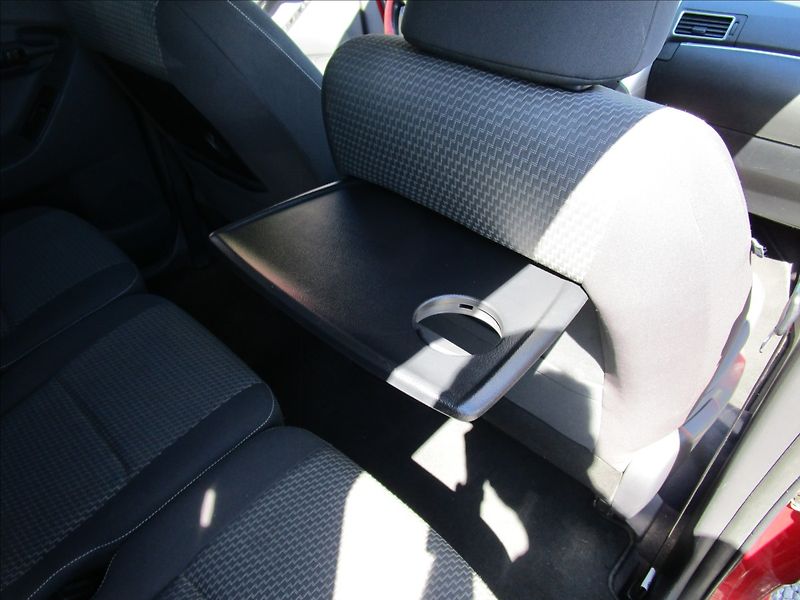 Toyota Verso 1.6 D-4D, aut. Klima, 1. maj. - fotka 23 z 41