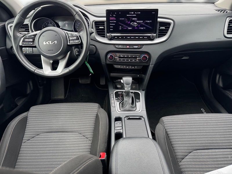Kia Ceed (2024) TOP 1.5T-GDI 118kW CZ DPH - fotka 9 z 11