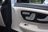 Mercedes-Benz Třídy V (2023) 300d AMG 4Matic REZERVACE - náhled 12