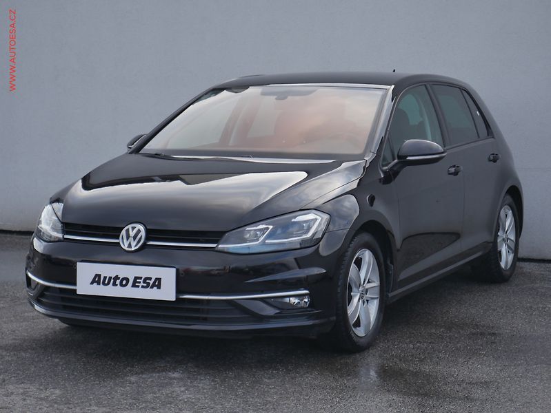 Volkswagen Golf (2018) 1.4 TSI, ČR, LED, AC - fotka 3 z 26