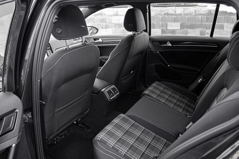 Volkswagen Golf - fotka 24 z 29