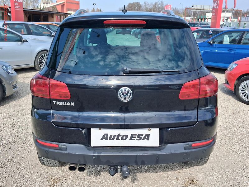 Volkswagen Tiguan (2012) 2.0 TSi 4X4, DSG, výhřev sed. - fotka 5 z 21