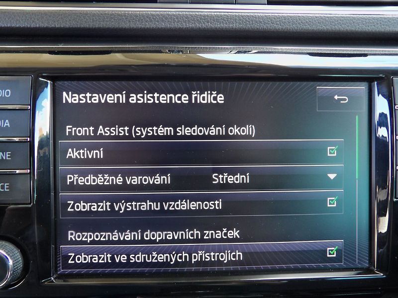 Škoda Superb 2.0TDI Style Serviska Tažné We - fotka 12 z 39