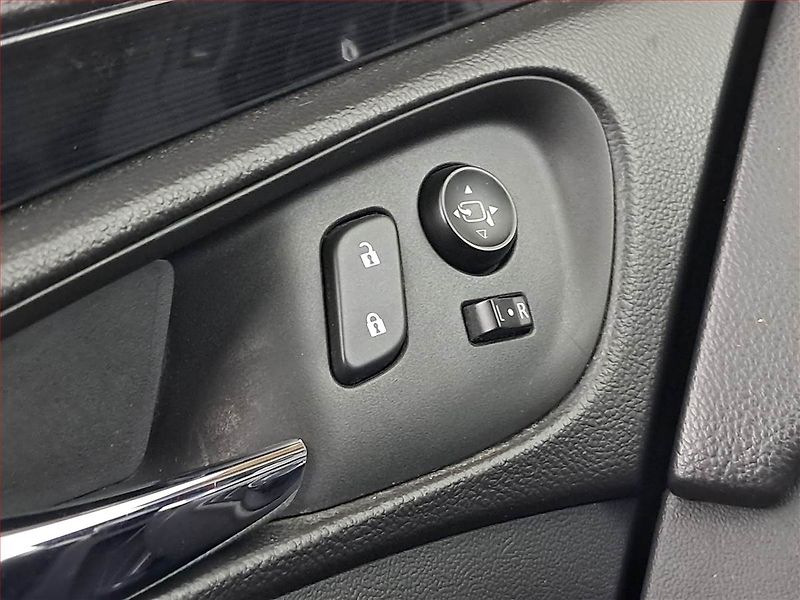 Opel Insignia (2013) 2.0 CDTI, Tempomat - fotka 19 z 20