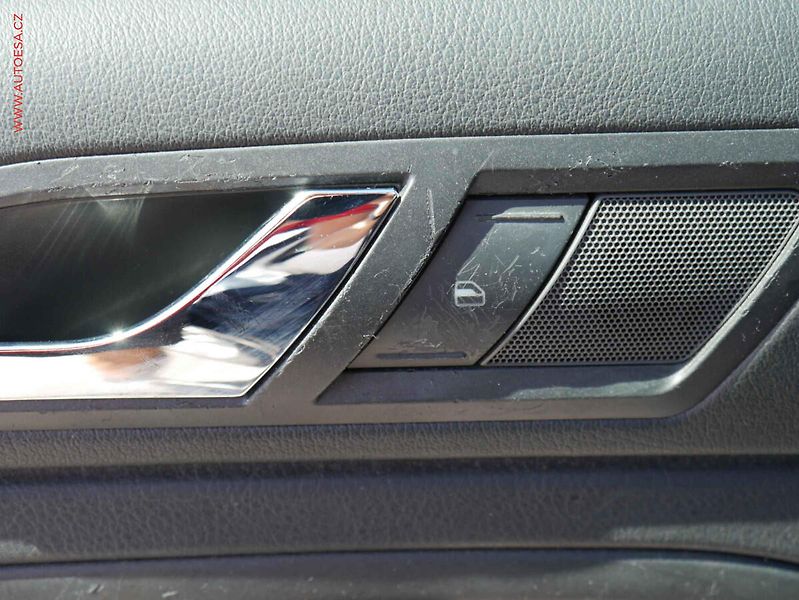 Škoda Superb (2003) 1.9 TDi, ČR, AC, zmk.řazení - fotka 12 z 14