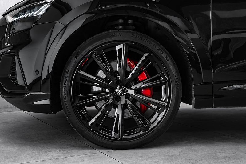 Audi SQ8 competition+, karbon, panorama - fotka 7 z 34