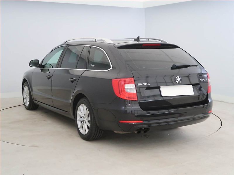 Škoda Superb (2013) Ambition 1.6 TDI, Serv.kniha - fotka 4 z 18