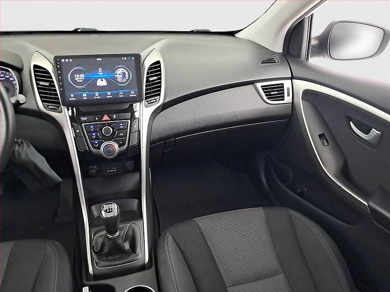 Hyundai i30 (2014) 1.6 MPI, Tempomat - fotka 8 z 16