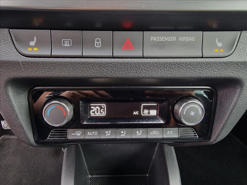 Škoda Fabia 1.0TSI Style, původ ČR,1.Maj. - fotka 32 z 48