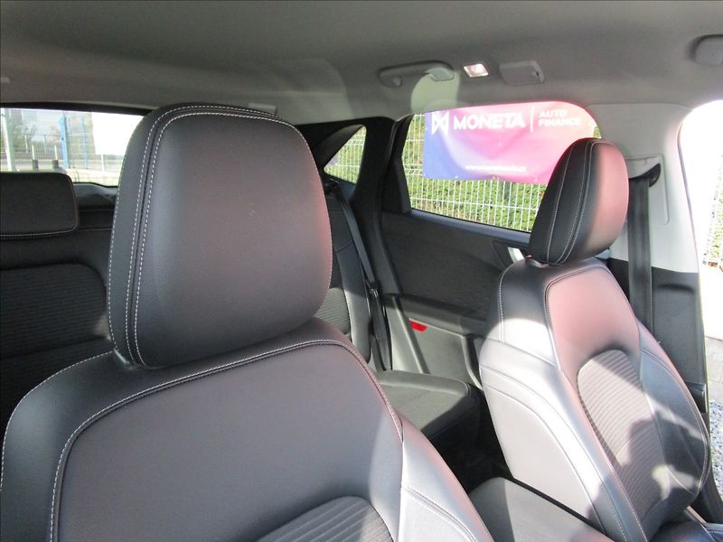 Ford Kuga 2.0 EcoBlue AWD, Titanium, aut - fotka 21 z 44