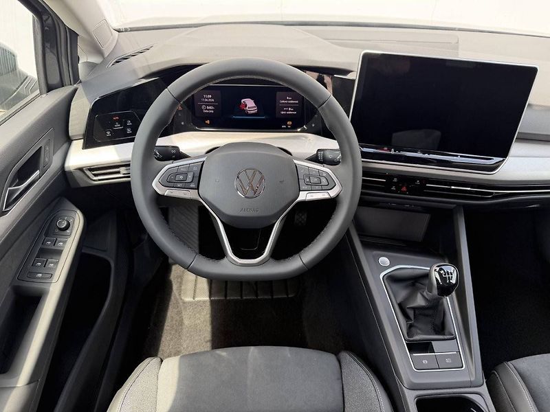 Volkswagen Golf (2026) People 6G 1,5TSI - fotka 6 z 9