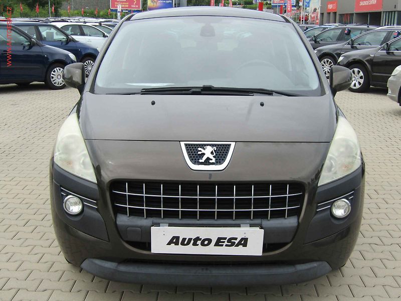 Peugeot 3008 (2010) 2.0HDi, Navi, výhřev sed. - fotka 2 z 14